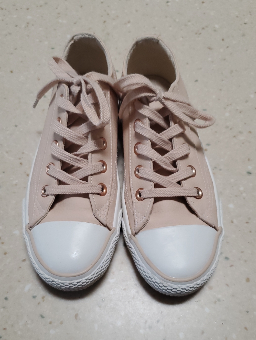 Airwalk Low-Top Sneakers in Blush Pink and White